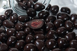Драже "Клубника в шоколадной глазури - Premium" (короб 3 кг)
