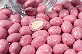 Драже "Миндаль в йогуртовом шоколаде с сублиматом брусники - Tropica Premium" (короб 3 кг)
