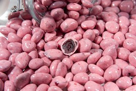 Драже "Клюква в йогуртовом шоколаде с сублиматом брусники - Tropica Lux" (короб 3 кг)