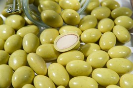 Драже "Миндаль в йогуртовом шоколаде с сублиматами ананас - лайм  - Tropica Double Premium" (короб 3 кг)